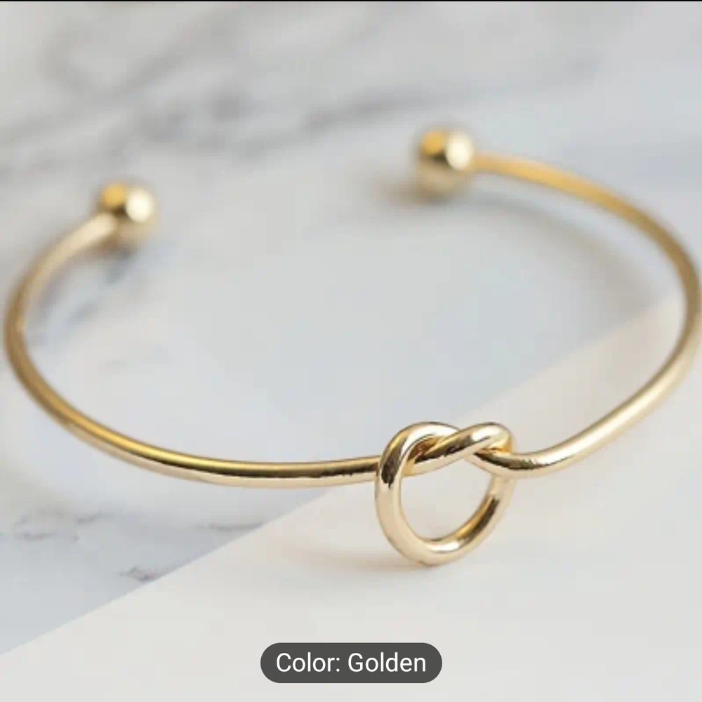 Elegant Gold Knot Bracelet
